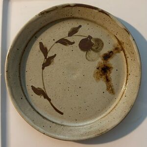 Robin Cage Studio Art Pottery 8” Plate flower Never Used